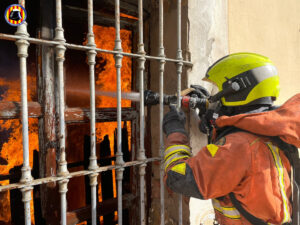 Incendio de una empresa de plásticos en Burjassot